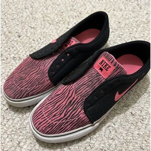 Nike‎ Womens Satire Prm Skate Shoes Black Pink Low Top Lace Up 6.5 Needs Laces